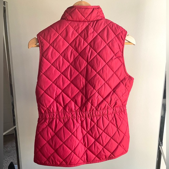 St. John’s Bay quilted red vest with gold zipper and snaps  on pockets S small - Picture 3 of 5